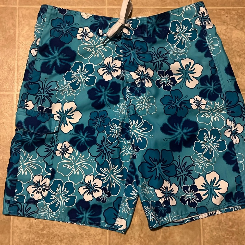 Joe Boxer Floral hibiscus board shorts